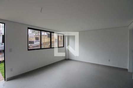 Sala de casa à venda com 3 quartos, 142m² em Planalto, Belo Horizonte