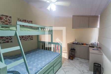 Casa à venda com 100m², 3 quartos e 4 vagas Casa à venda com 100m², 3 quartos e 4 vagasQuarto no 2° Andar da Casa Auxiliar