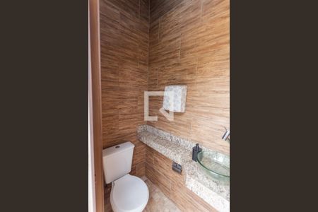 Casa à venda com 100m², 3 quartos e 4 vagas Casa à venda com 100m², 3 quartos e 4 vagasLavabo 2 do Espaço Gourmet