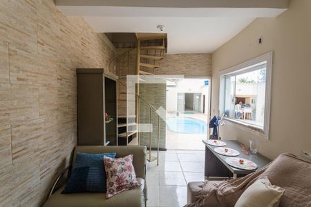 Casa à venda com 100m², 3 quartos e 4 vagas Casa à venda com 100m², 3 quartos e 4 vagasSala da Casa Auxiliar