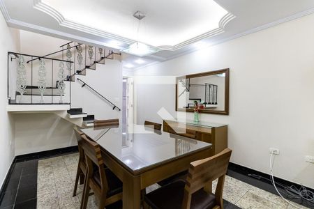 Sala de casa para alugar com 3 quartos, 200m² em Jardim Santa Emilia, São Paulo