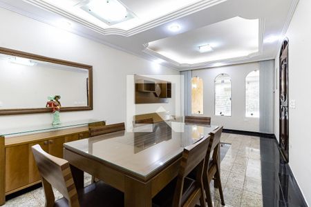 Sala de casa para alugar com 3 quartos, 200m² em Jardim Santa Emilia, São Paulo