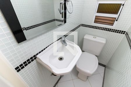 Lavabo de casa para alugar com 3 quartos, 200m² em Jardim Santa Emilia, São Paulo