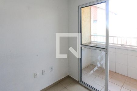 Sala de apartamento para alugar com 2 quartos, 64m² em Parque São Rafael, São Paulo