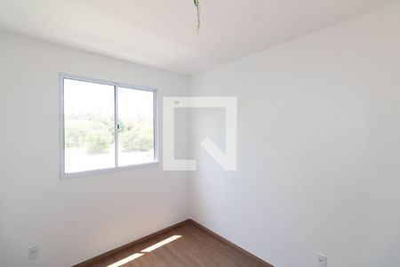 Quarto 1 de apartamento para alugar com 2 quartos, 40m² em Inhoaíba, Rio de Janeiro