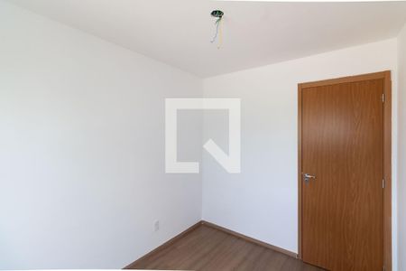 Quarto 1 de apartamento para alugar com 2 quartos, 40m² em Inhoaíba, Rio de Janeiro