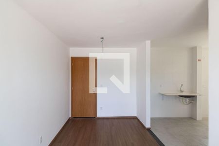 Sala de apartamento para alugar com 2 quartos, 40m² em Inhoaíba, Rio de Janeiro