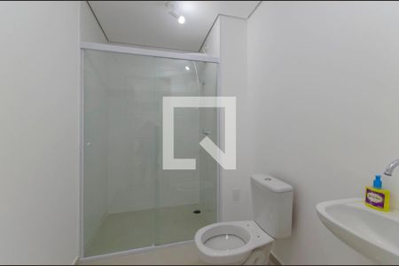 Banheiro de kitnet/studio para alugar com 1 quarto, 33m² em Ipiranga, São Paulo