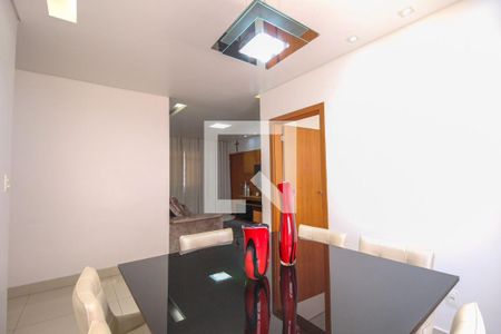 Sala de apartamento à venda com 3 quartos, 84m² em Jardim Industrial, Contagem