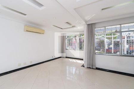 Sala de casa à venda com 4 quartos, 300m² em Vila da Penha, Rio de Janeiro