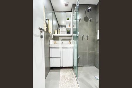 Banheiro de apartamento para alugar com 1 quarto, 39m² em Vila Castelo, São Paulo