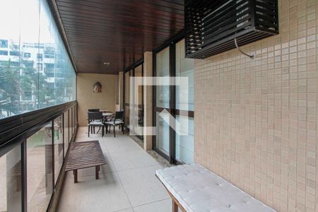 Varanda de apartamento para alugar com 4 quartos, 205m² em Barra da Tijuca, Rio de Janeiro