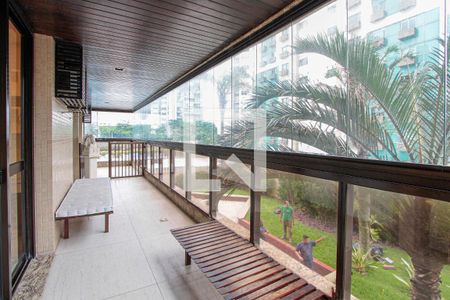 Varanda de apartamento para alugar com 4 quartos, 205m² em Barra da Tijuca, Rio de Janeiro