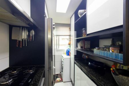 Cozinha e Área de Serviço de apartamento para alugar com 2 quartos, 55m² em Lindoia, Curitiba