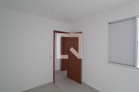 Quarto 1 de apartamento para alugar com 2 quartos, 52m² em Novo Mundo, Uberlândia