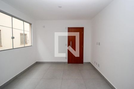 Sala de apartamento à venda com 2 quartos, 58m² em Padre Eustáquio, Belo Horizonte