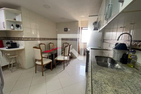 Apartamento para alugar com 150m², 3 quartos e 3 vagas Apartamento para alugar com 150m², 3 quartos e 3 vagasCozinha