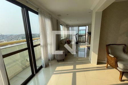 Apartamento para alugar com 150m², 3 quartos e 3 vagas Apartamento para alugar com 150m², 3 quartos e 3 vagasHall