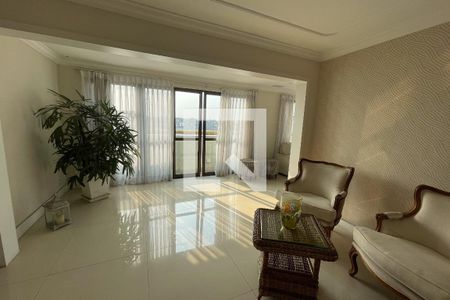 Apartamento para alugar com 150m², 3 quartos e 3 vagas Apartamento para alugar com 150m², 3 quartos e 3 vagasHall