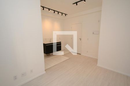 Sala/Cozinha de apartamento à venda com 2 quartos, 36m² em Parque Alves de Lima, São Paulo