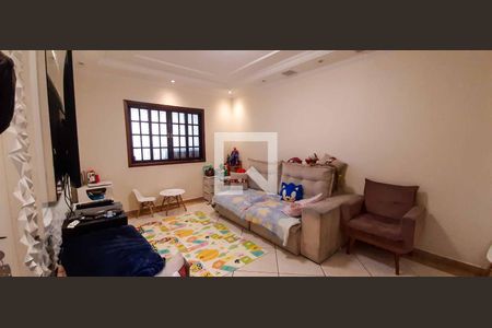 Sala de Estar de casa à venda com 3 quartos, 125m² em Cipava, Osasco