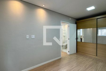 Quarto 1 de apartamento para alugar com 1 quarto, 44m² em Jardim Tupanci, Barueri