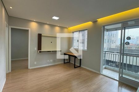 Sala de apartamento para alugar com 1 quarto, 44m² em Jardim Tupanci, Barueri