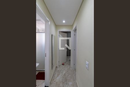 Corredor de apartamento à venda com 2 quartos, 55m² em Vila Laís, São Paulo