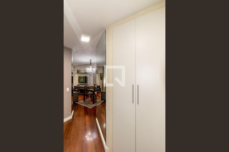 Corredor de apartamento à venda com 1 quarto, 45m² em Vila Nova Conceição, São Paulo