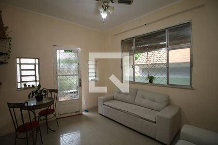 Sala Estar de casa para alugar com 3 quartos, 160m² em Brás de Pina, Rio de Janeiro