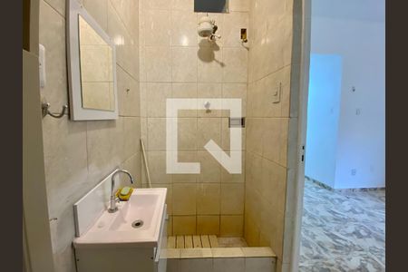 Banheiro de kitnet/studio para alugar com 1 quarto, 18m² em Flamengo, Rio de Janeiro