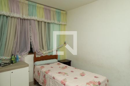 Quarto 2 de casa à venda com 3 quartos, 174m² em Vila Carmosina, São Paulo