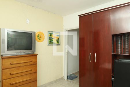 Quarto 2 de casa para alugar com 3 quartos, 174m² em Vila Carmosina, São Paulo