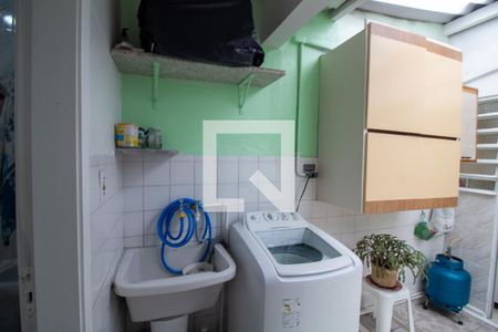 Casa à venda com 180m², 3 quartos e 2 vagas Casa à venda com 180m², 3 quartos e 2 vagasÁrea de Serviço