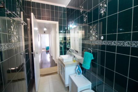 Casa à venda com 180m², 3 quartos e 2 vagas Casa à venda com 180m², 3 quartos e 2 vagasBanheiro