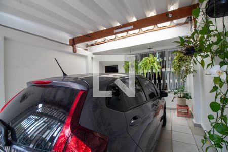 Casa à venda com 180m², 3 quartos e 2 vagas Casa à venda com 180m², 3 quartos e 2 vagasGaragem