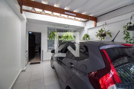 Casa à venda com 180m², 3 quartos e 2 vagas Casa à venda com 180m², 3 quartos e 2 vagasGaragem