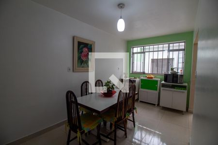 Casa à venda com 180m², 3 quartos e 2 vagas Casa à venda com 180m², 3 quartos e 2 vagasCopa