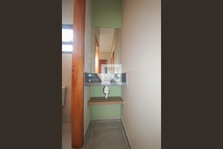 Banheiro de kitnet/studio para alugar com 2 quartos, 40m² em Cidade Universitária, Campinas