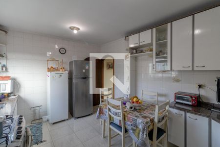 Casa à venda com 230m², 4 quartos e 4 vagas Casa à venda com 230m², 4 quartos e 4 vagasCozinha