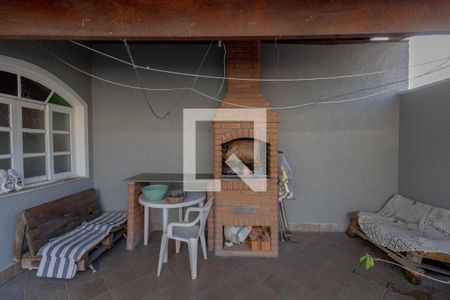 Casa à venda com 230m², 4 quartos e 4 vagas Casa à venda com 230m², 4 quartos e 4 vagasChurrasqueira