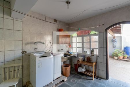 Casa à venda com 230m², 4 quartos e 4 vagas Casa à venda com 230m², 4 quartos e 4 vagasÁrea de Serviço