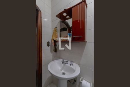 Casa à venda com 230m², 4 quartos e 4 vagas Casa à venda com 230m², 4 quartos e 4 vagasBanheiro 1