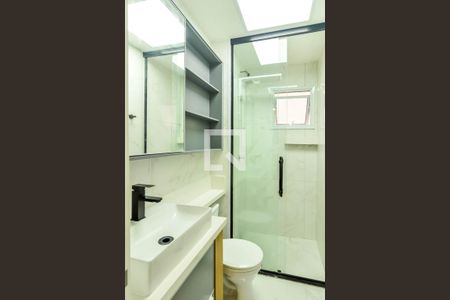 Casa à venda com 52m², 2 quartos e 1 vaga Casa à venda com 52m², 2 quartos e 1 vagaBanheiro