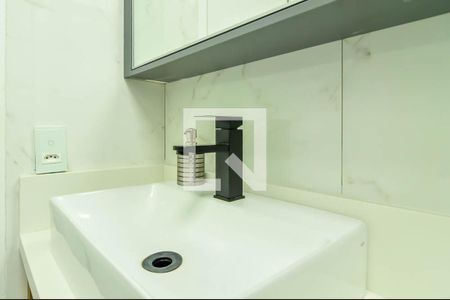 Casa à venda com 52m², 2 quartos e 1 vaga Casa à venda com 52m², 2 quartos e 1 vagaBanheiro