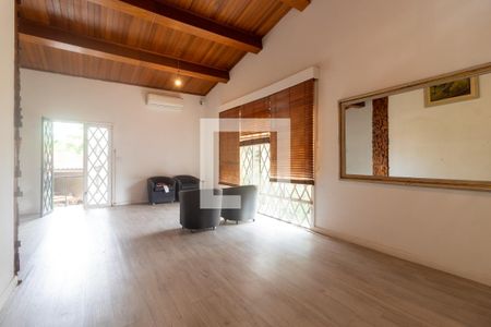 Sala de casa para alugar com 3 quartos, 800m² em Chácara Pavoeiro, Cotia