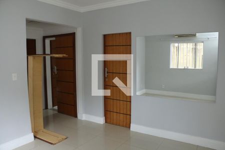 Sala de casa para alugar com 4 quartos, 500m² em Caonze, Nova Iguaçu