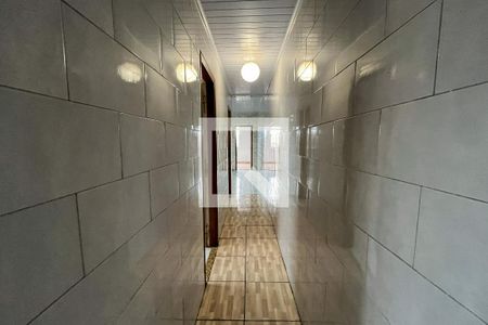 Corredor de casa para alugar com 1 quarto, 80m² em Parque Duque, Duque de Caxias