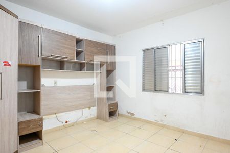 Quarto 2 de casa para alugar com 2 quartos, 220m² em Jardim Botucatu, São Paulo