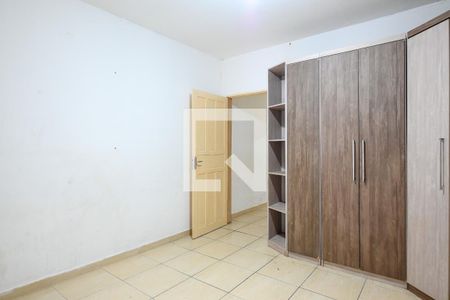 Quarto 2 de casa para alugar com 2 quartos, 220m² em Jardim Botucatu, São Paulo